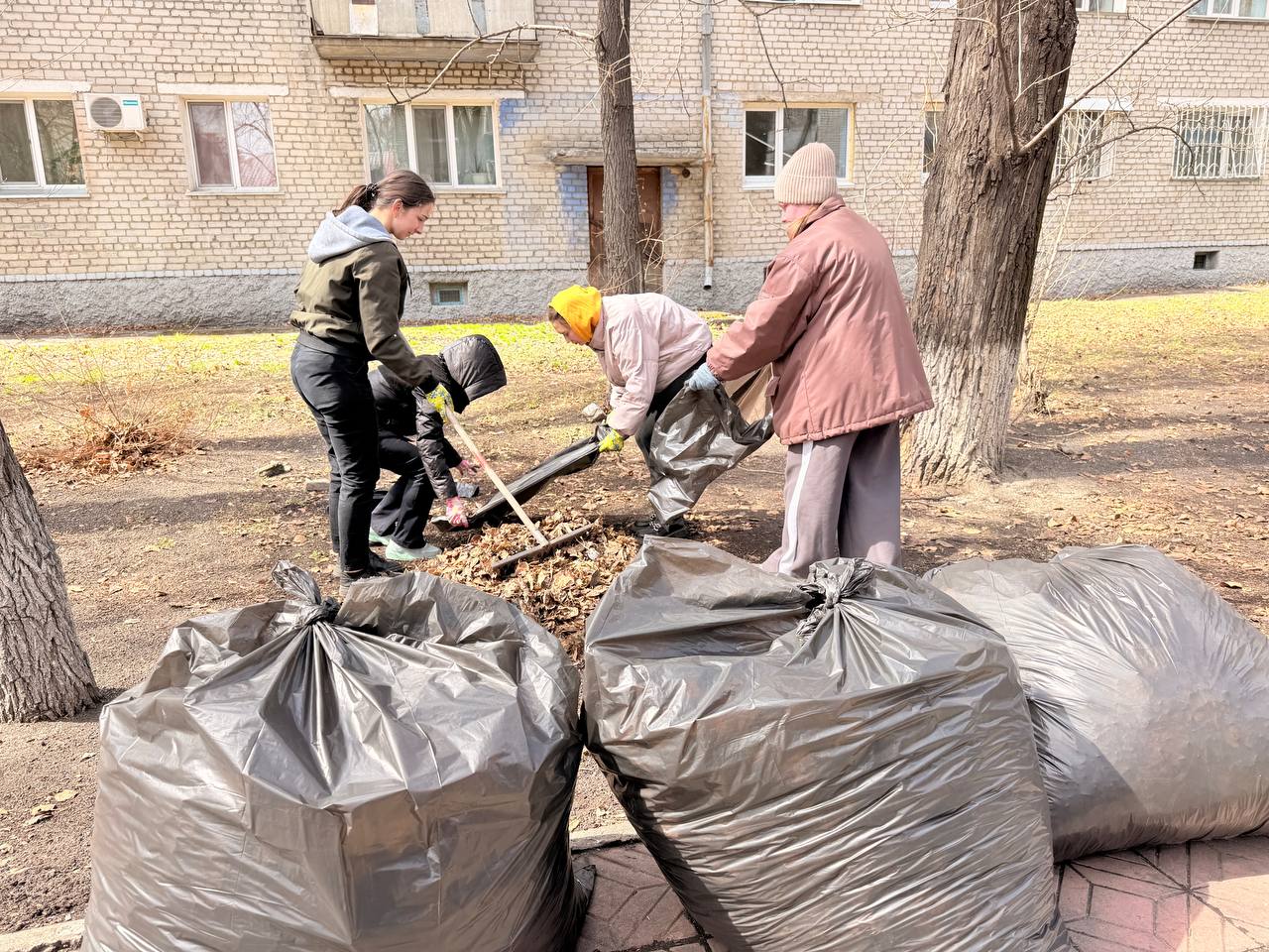 В Белогорске продолжается весенняя уборка